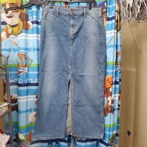 Levis misses long denims skirt size 10
